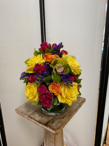Florist «BloomTown Florist», reviews and photos, 218 W Bay Dr, Largo, FL 33770, USA