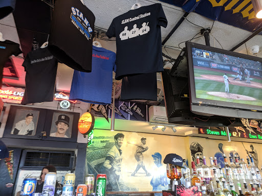 Stans Sports Bar image 7