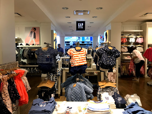 Clothing Store «Gap», reviews and photos, 1258 Wisconsin Ave NW, Washington, DC 20007, USA