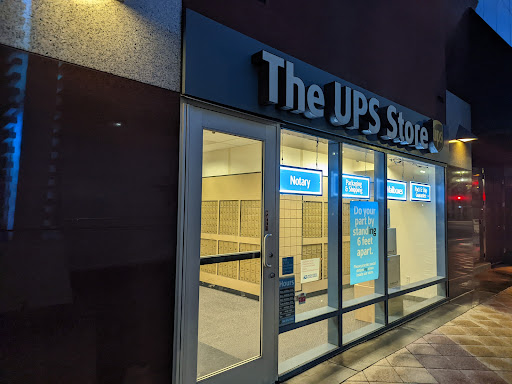 The UPS Store, 65 Pine Ave, Long Beach, CA 90802, USA, 