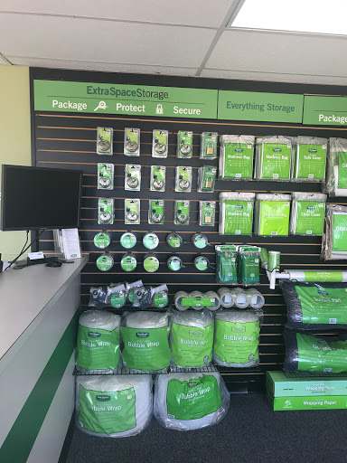 Self-Storage Facility «Extra Space Storage», reviews and photos, 1928 London Ave, Lincoln Park, MI 48146, USA