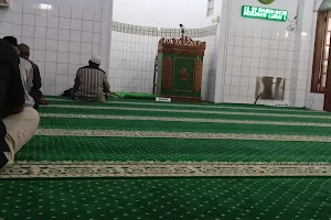Al-Makmur Mosque image