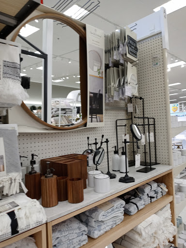 Department Store «Target», reviews and photos, 530 Randall Rd, South Elgin, IL 60177, USA