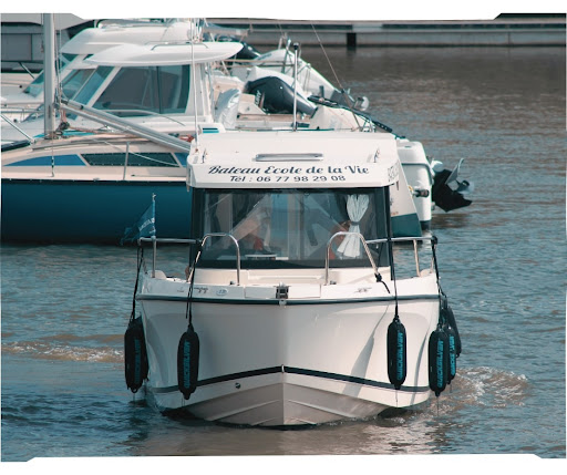 Bateau-École De La Vie à Saint-Gilles-Croix-de-Vie, Vendée