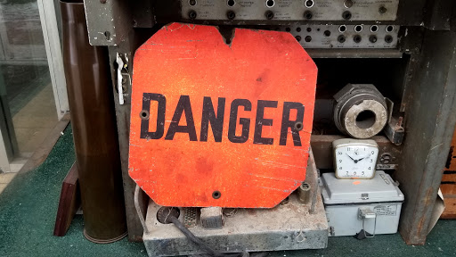 Army & Navy Surplus Shop «Army Navy Sales», reviews and photos, 3100 N Lincoln Ave, Chicago, IL 60657, USA