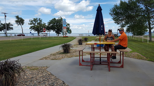 Restaurant «Beach Bums Bar & Eatery», reviews and photos, 35776 Co Hwy 72, Battle Lake, MN 56515, USA