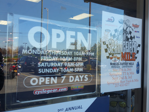 Motorcycle Parts Store «Cycle Gear», reviews and photos, 695 E Golf Rd, Schaumburg, IL 60173, USA