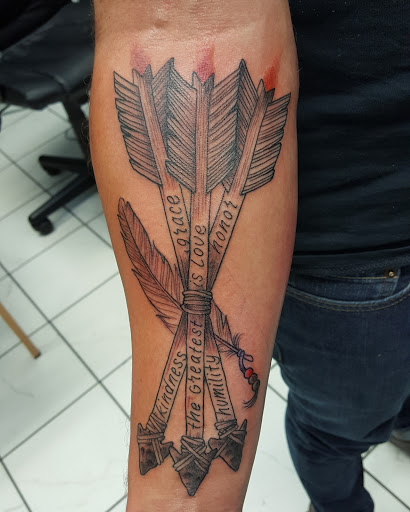 Tattoo Shop «Time & Tide Tattoo», reviews and photos, 103 W 6th St, Bloomington, IN 47404, USA