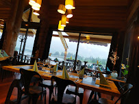 Atmosphère du Restaurant Le Chalet du Lac les rousses - n°17