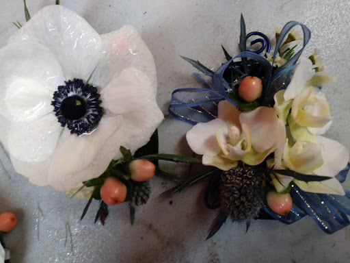 Florist «W/E Flowers», reviews and photos, 352 N State St, Ukiah, CA 95482, USA