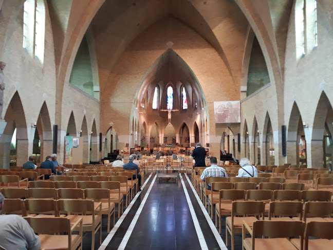 Beoordelingen van Onze-Lieve-Vrouw Koningin in Oostende - Kerk