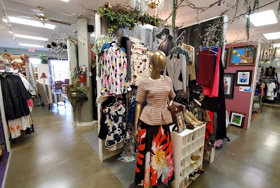 Home, Fashions & More – Dallas Thrift Stores