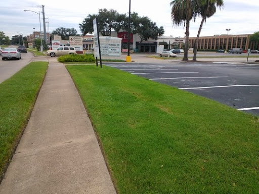 Barber Shop «Woodlake Barber Shop», reviews and photos, 2537 S Gessner Rd #101, Houston, TX 77063, USA