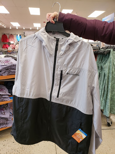 Shopping Mall «Kittery Premium Outlets», reviews and photos, 375 US-1, Kittery, ME 03904, USA