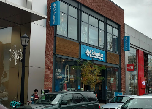 Columbia Sportswear Uptown Store, 3014 Hennepin Ave S, Minneapolis, MN 55408, USA, 