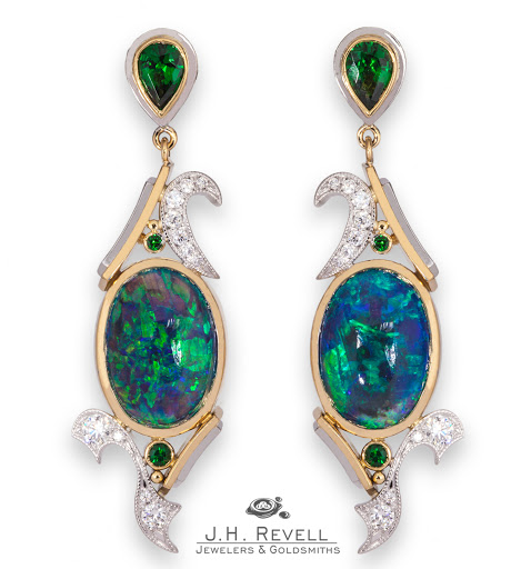 Jewelry Store «Revell Jewelers», reviews and photos, 904 Middle Rd, Bettendorf, IA 52722, USA