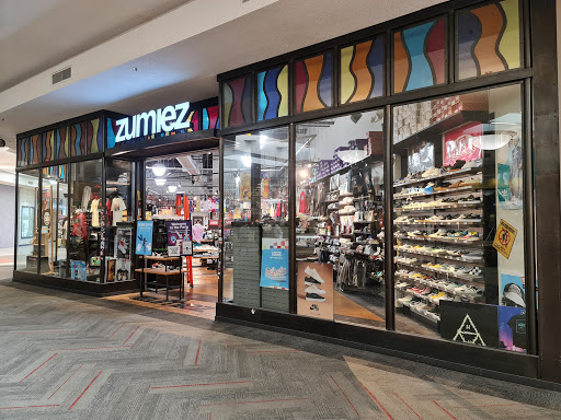 Clothing Store «Zumiez», reviews and photos, 2825 S Glenstone Ave, Springfield, MO 65804, USA