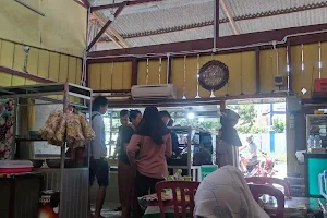 Rumah Makan FADIL UNIB Belakang image