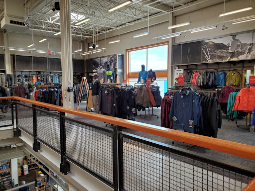 Camping Store «REI», reviews and photos, 15200 Potomac Town Pl #140, Woodbridge, VA 22191, USA