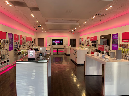 Cell Phone Store «T-Mobile», reviews and photos, 1701 Willow Pass Rd, Concord, CA 94520, USA