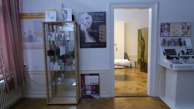 Rezensionen über Kosmetikerin, Waxing, Haarentfernung mit Wax, Haare Lasern, Laser, Wimpernverlängerung, Beauty Kosmetik Buser Svetlana in Basel - Schönheitssalon