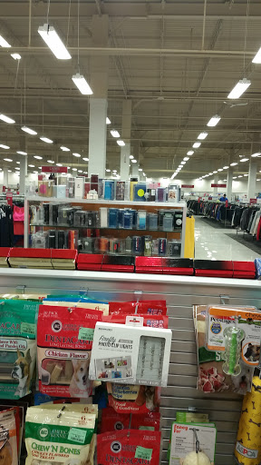 Clothing Store «Burlington Coat Factory», reviews and photos, 30 W Rand Rd, Arlington Heights, IL 60004, USA