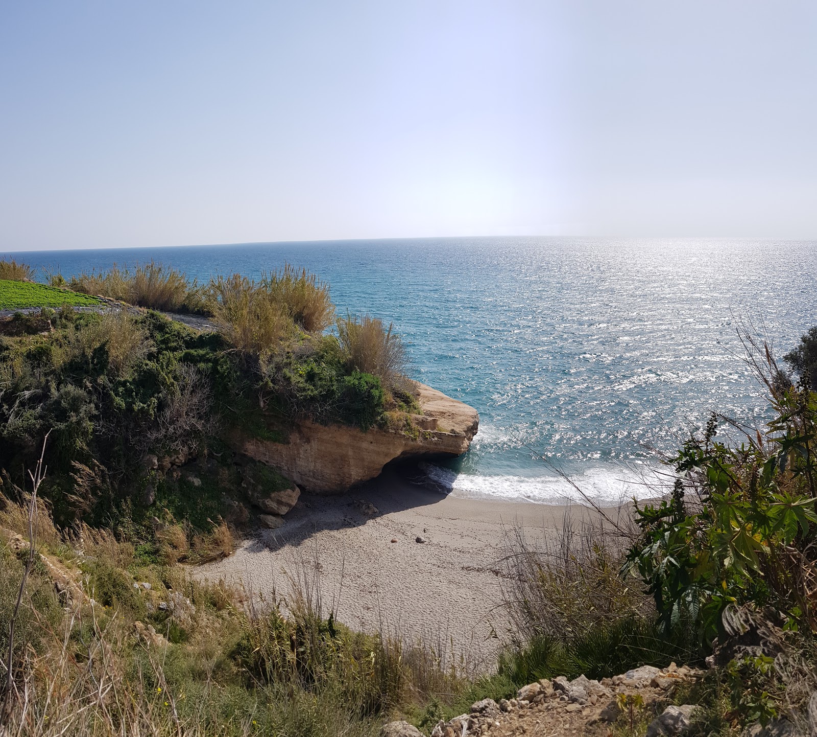 Photo of Piedra de Tarzan with gray sand surface