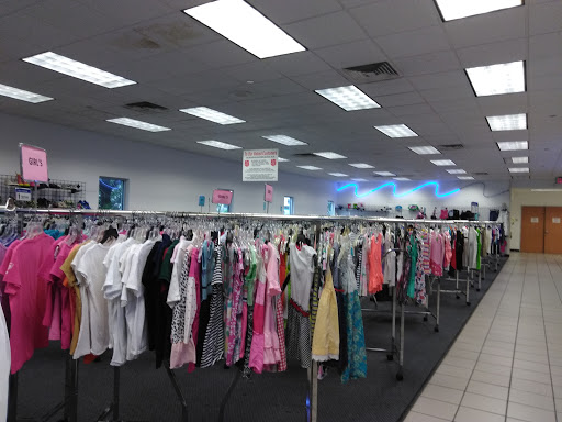 Thrift Store «The Salvation Army Family Store & Donation Center», reviews and photos, 2208 Washington Ave, Houston, TX 77007, USA