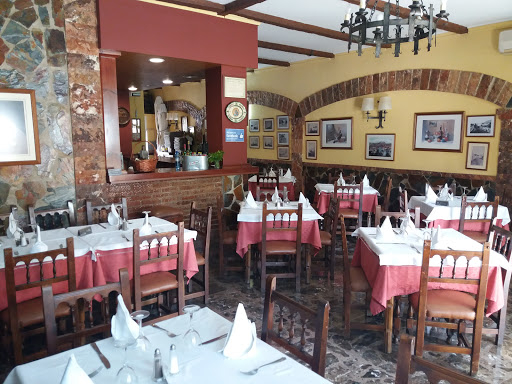 Restaurante Manolo - Av. Federico García Lorca, 37, 29631 Benalmádena, Málaga