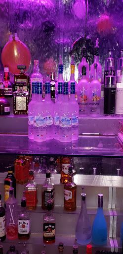 Asian Fusion Restaurant «Trio Club», reviews and photos, 909 E Burnside St, Portland, OR 97214, USA