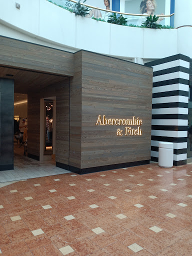 Clothing Store «Abercrombie & Fitch», reviews and photos, 7014 E Camelback Rd Ste 1009, Scottsdale, AZ 85251, USA