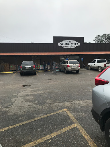 Grocery Store «The Salvage Store Discount Grocery», reviews and photos, 82540 LA-25, Folsom, LA 70437, USA