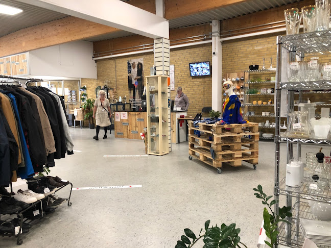 Anmeldelser af Røde Kors Butik - Bellinge i Odense - Genbrugsbutik