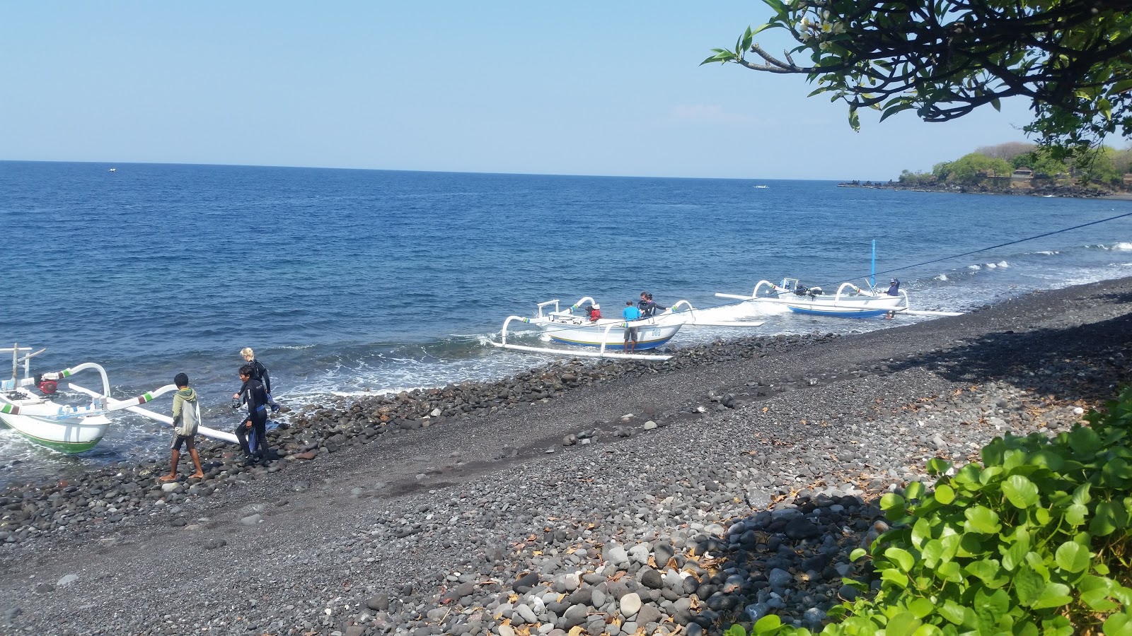 Foto von Tulamben Beach - beliebter Ort unter Entspannungskennern