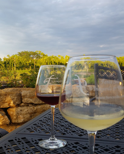 Winery «Fence Stile Vineyards & Winery», reviews and photos, 31010 W 124th St, Excelsior Springs, MO 64024, USA
