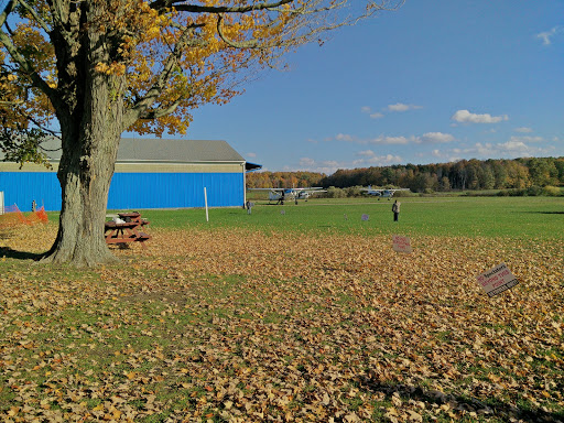 Skydiving Center «Cleveland Skydiving Center», reviews and photos, 15199 Grove Rd, Garrettsville, OH 44231, USA