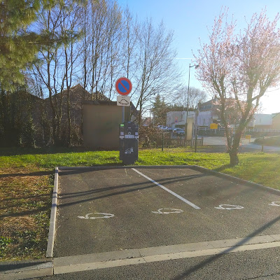 freshmile Charging Station à Boué
