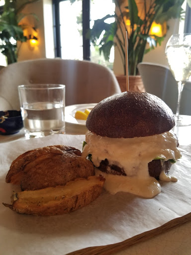 Luxury Hotel «Four Seasons Hotel at The Surf Club, Surfside, Florida», reviews and photos, 9101 Collins Ave, Surfside, FL 33154, USA