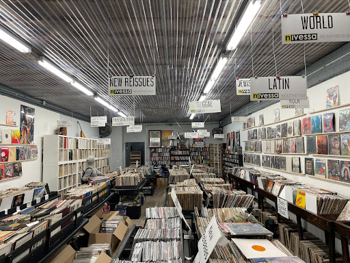 Nivessa vinyl records store shop (on Pico)