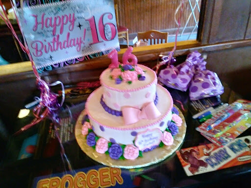 Bakery «Reeves Cake Shop», reviews and photos, 2770 Cory Ave, Akron, OH 44314, USA