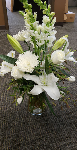 Florist «Crestwood Flowers», reviews and photos, 331 E 55th St, Kansas City, MO 64113, USA