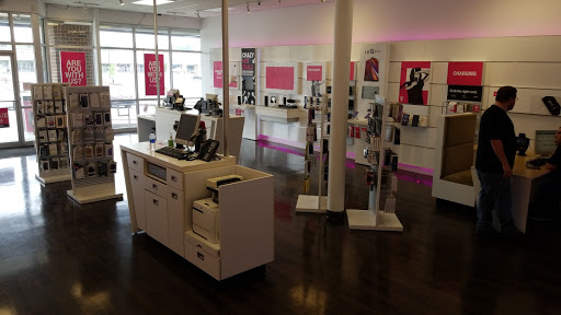 Cell Phone Store «T-Mobile», reviews and photos, 30002 Detroit Rd, Westlake, OH 44145, USA