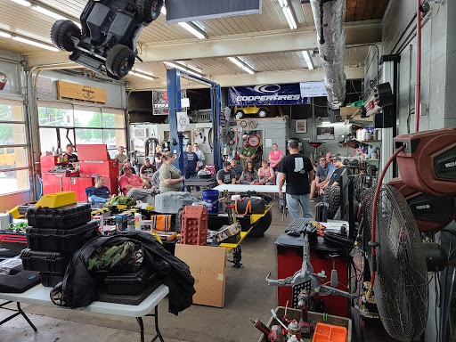 Auto Repair Shop «Jeffersonville Auto Repair», reviews and photos, 1401 E 8th St, Jeffersonville, IN 47130, USA