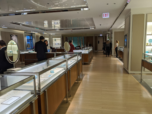 Jewelry Store «Tiffany & Co.», reviews and photos, 730 N Michigan Ave, Chicago, IL 60611, USA