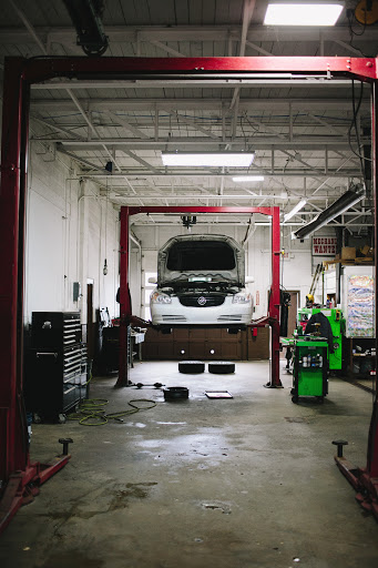 Auto Repair Shop «Jefferson Motor Services Inc», reviews and photos, 37089 Jefferson Ave, Harrison Charter Township, MI 48045, USA