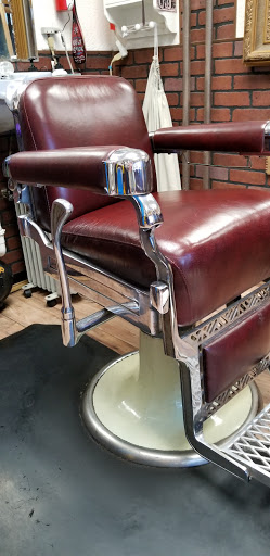 Barber Shop «INDUSTRIAL ARTS Diamond Horseshoe Barber Shop», reviews and photos, 2903 27th Ave S, Minneapolis, MN 55406, USA