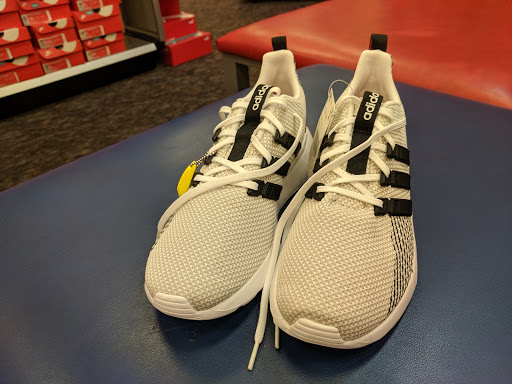 Shoe Store «Shoe Carnival», reviews and photos, 1500 Greentree Blvd, Clarksville, IN 47129, USA