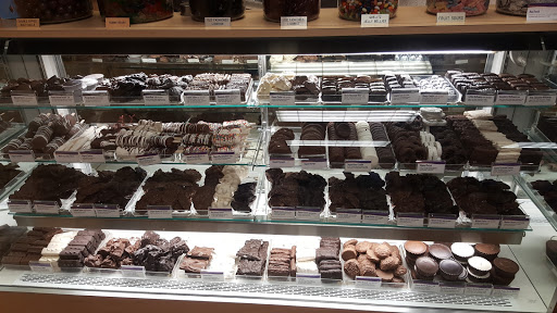 Shopping Mall «Silver Sands Premium Outlets», reviews and photos, 10562 Emerald Coast Pkwy W, Miramar Beach, FL 32550, USA