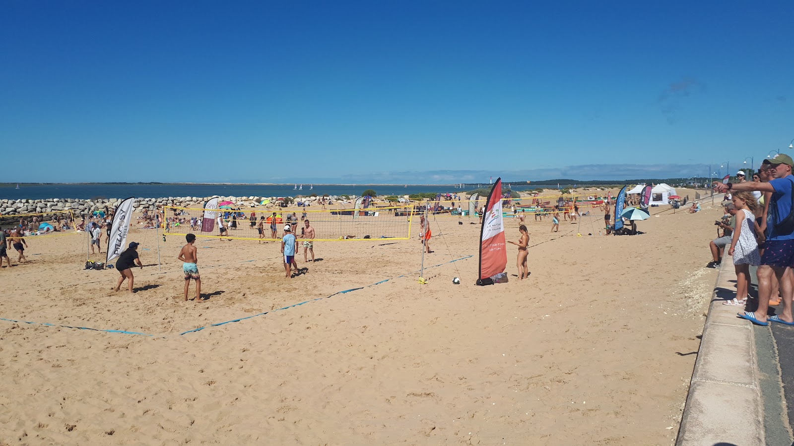 Plage de la Palmyre'in fotoğrafı - rahatlamayı sevenler arasında popüler bir yer