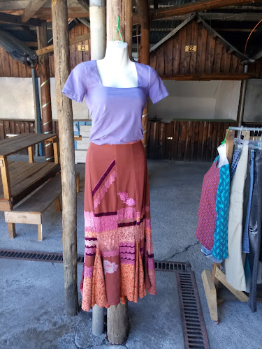 https://www.facebook.com/mercadonehuen/?fref=ts